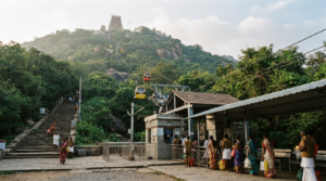 Sholingur Temple darshan guide showing hill ropeway access and pilgrim approach