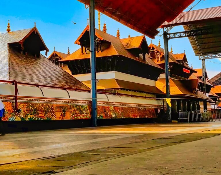 Guruvayur Temple Timings & Senior Citizen Darshan
